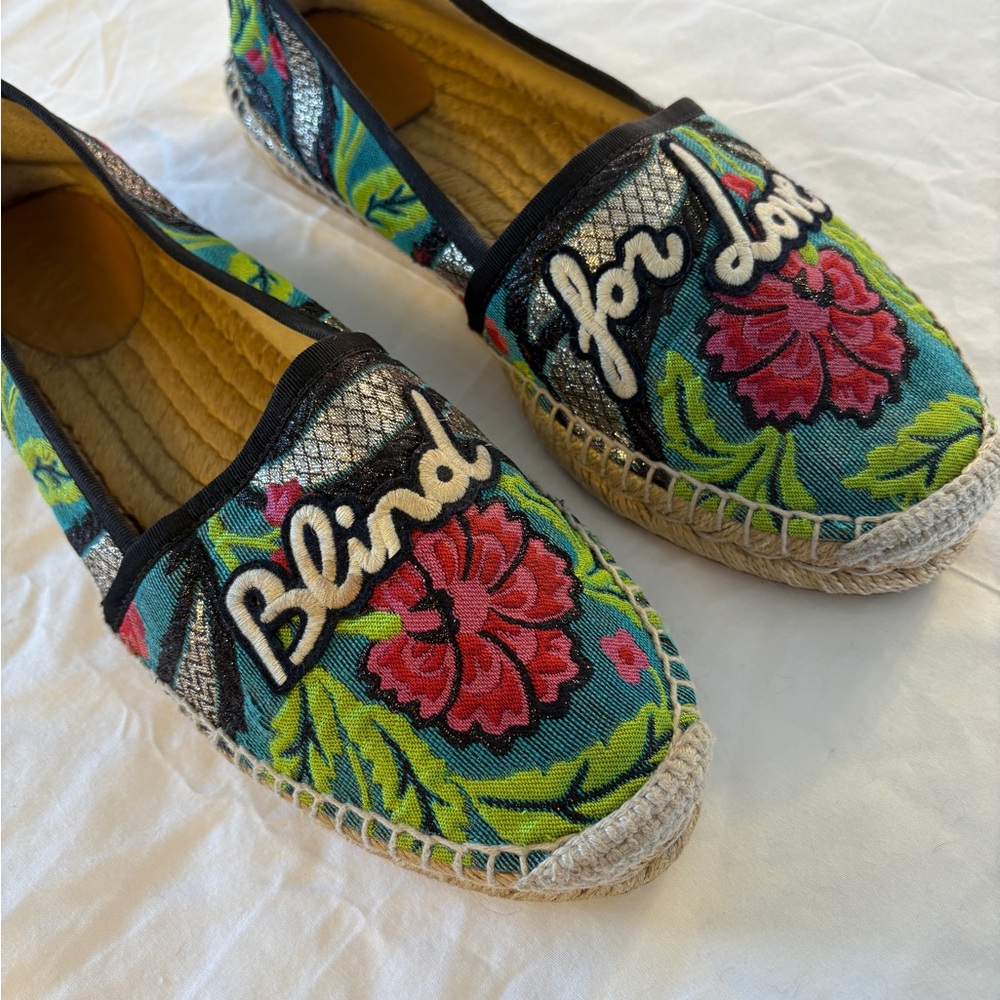 Authentic Gucci Rose Baby Blind for Love Tapestry Espadrille Flats - Picture 2 of 11